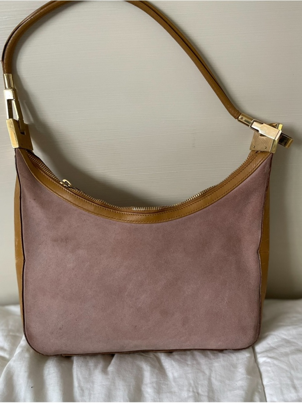 Beautiful pink Suede Gucci purse